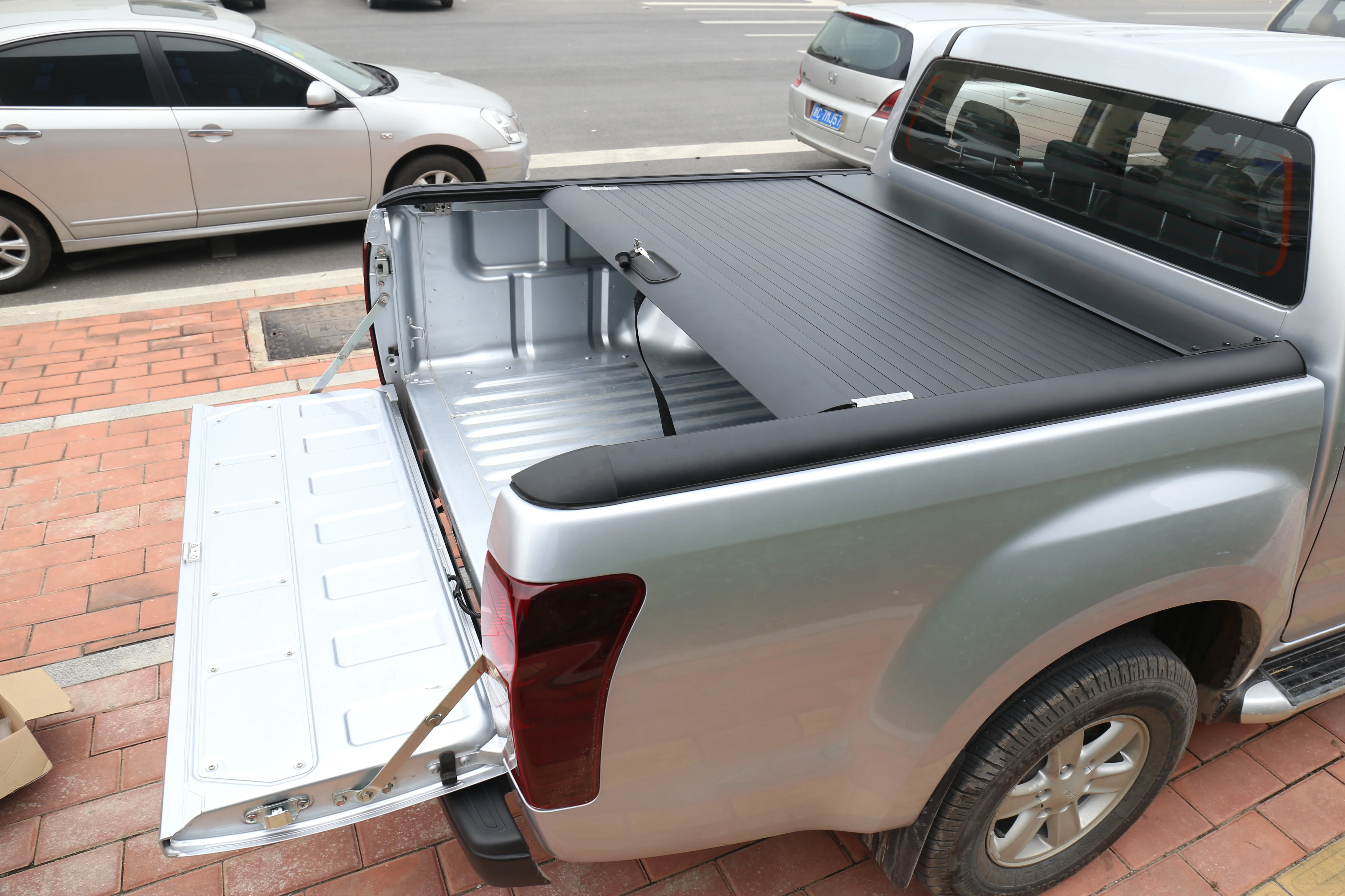 Pickup Truck Bed Cover For Ford F150/ranger Car Roller Lid Hard