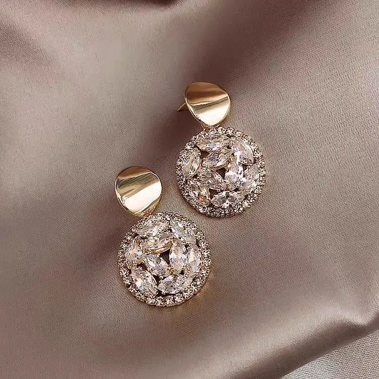 

Fashion Bright Shining Korean Trendy High Level Exaggerated Rhinestone Personality Stud Earrings For Women, Picture shows