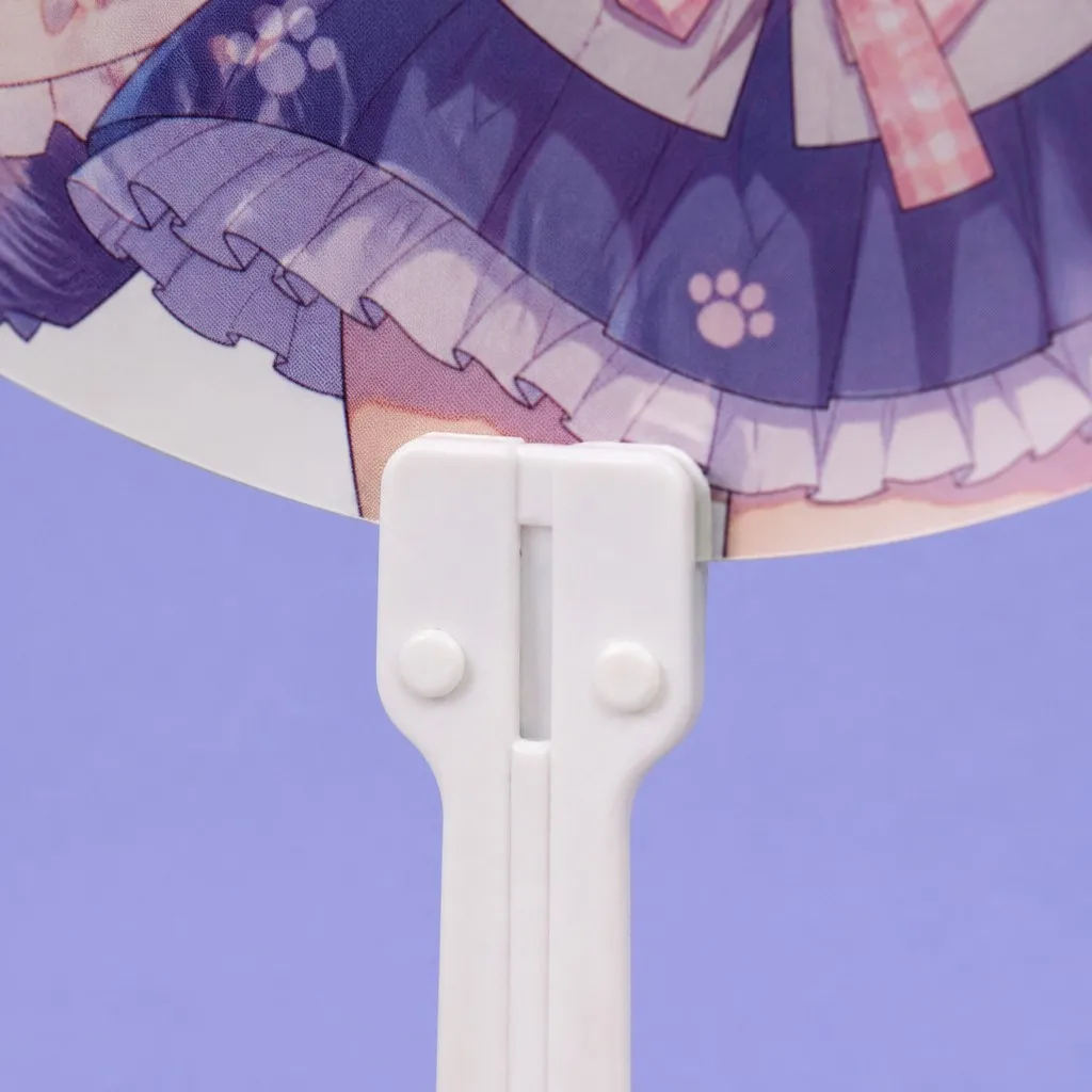 Close-up of the mechanical dual-pin clamp locking the fan blade