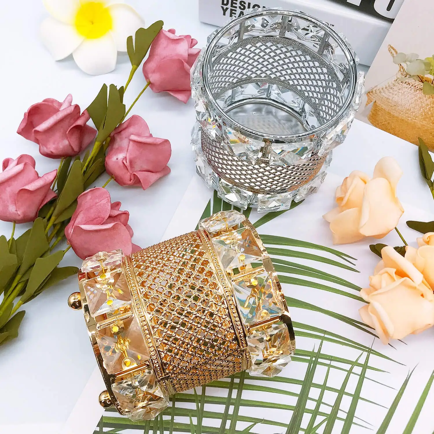 

Wholesale Makeup Brush Holder Round Crystal Cosmetic Display Organizer Jewelry Storage and Toiletries Tool Container Case, Customized color