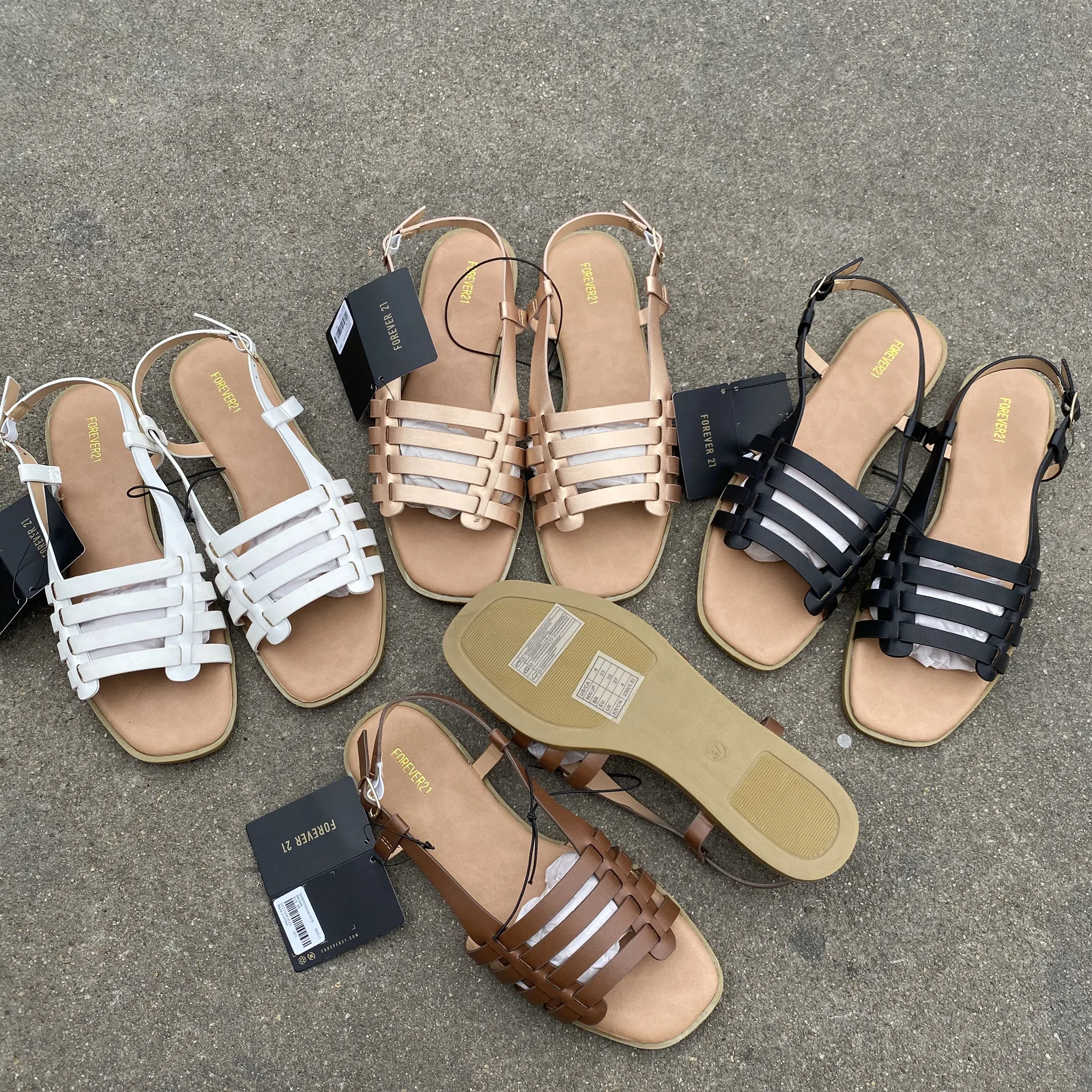 

2022 Hot Style flat PU layd Women sandal for outside