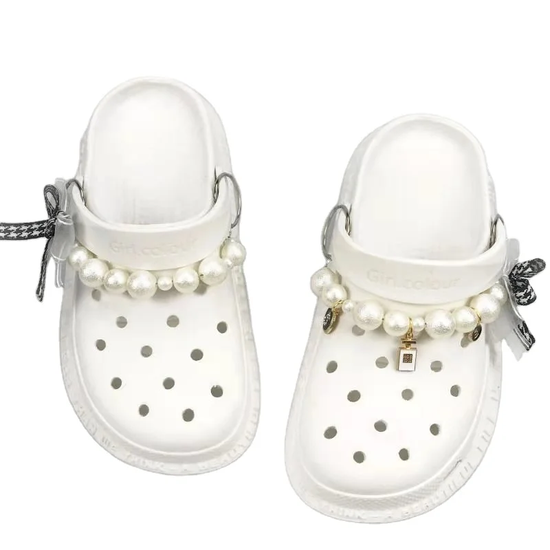 

Factory wholesale hole shoes accessories shoe buckle shoe flower INS wind Carlo Chi pearl chain CROC decorative buckle, Picture