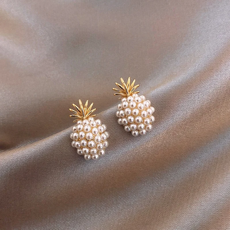 

French new retro simple pearl women's jewelry fashion temperament pineapple earrings