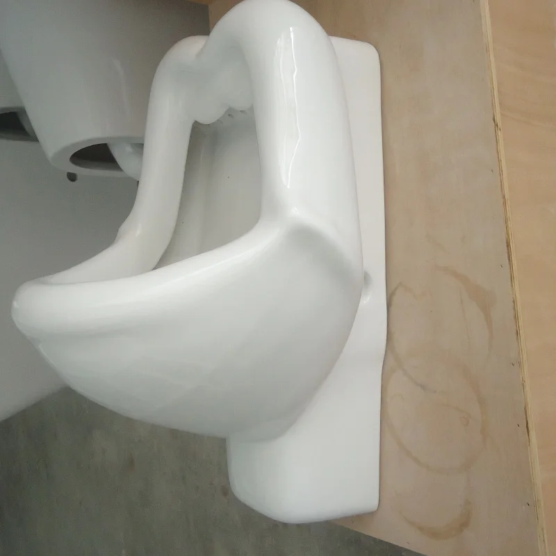 China Urine Bedside Urinals For Men Health Male Urinal Price Kisses Lip