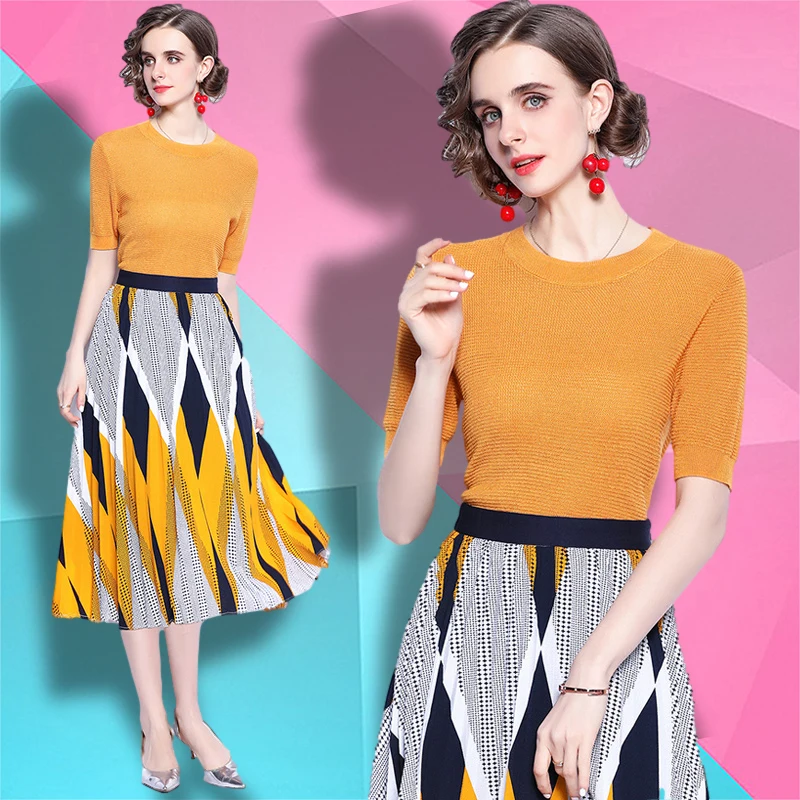 

In stock sales 2021 new woman clothes wholesale fashion apparel elegant knitted t-shirt + printed skirt two-piece suit, Picture