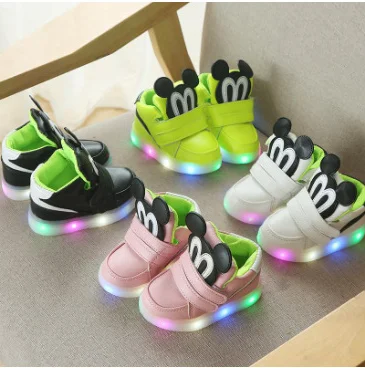 

Wholesale 2020 new casual spring and autumn children's cartoon luminous board kids shoes, White/black/green/pink