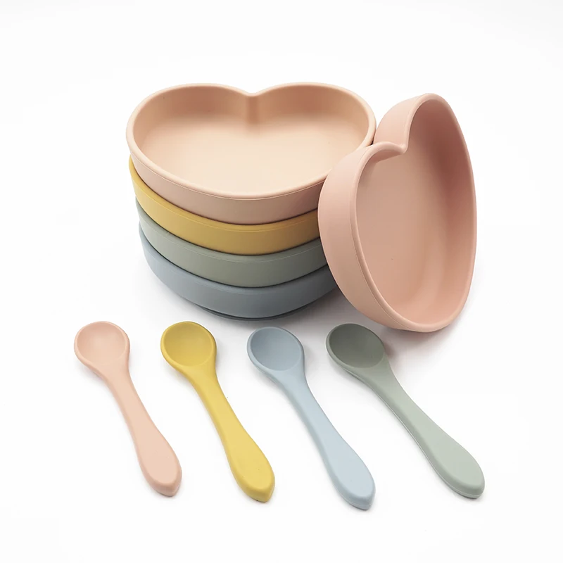 

New Arrival Amazon newBorn Gift Silicone Feeding Plates Dining Appliance Heart-Shaped Bowl With Suction Cup baby Tableware