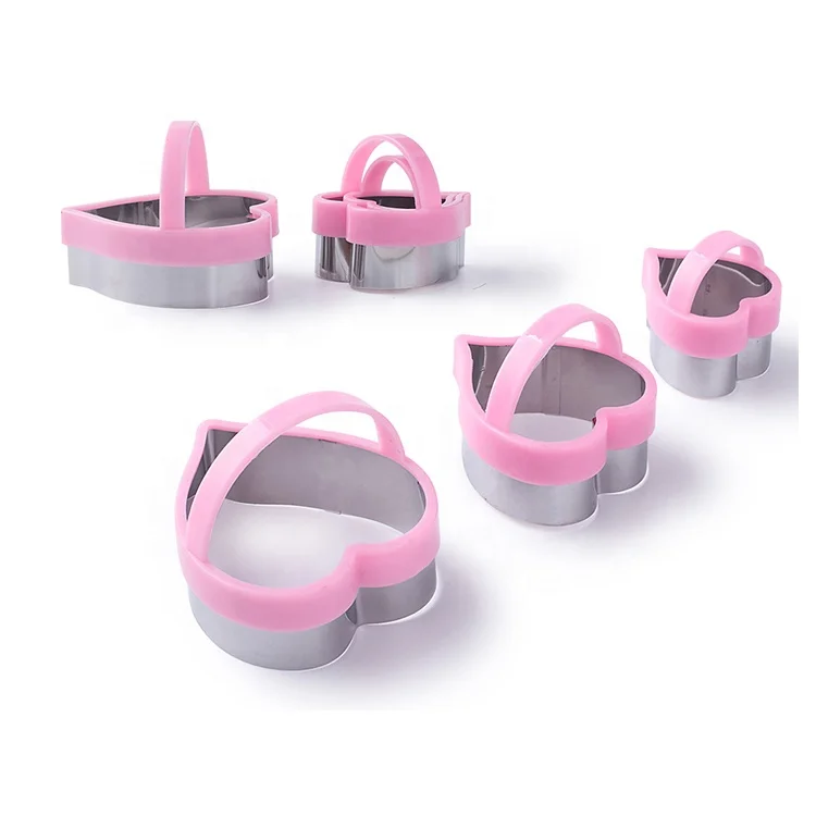 
High Quality 3 Pieces Stainless Steel Heart Shaped Cookie Cutter With Plastic Handle 