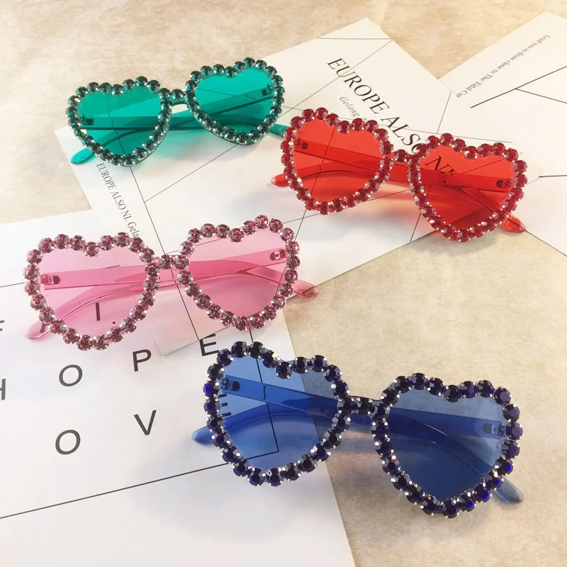 

2021 Fashion Heart shape Sun glasses Women Luxury Rhinestone Decoration Ladies Sunglasses