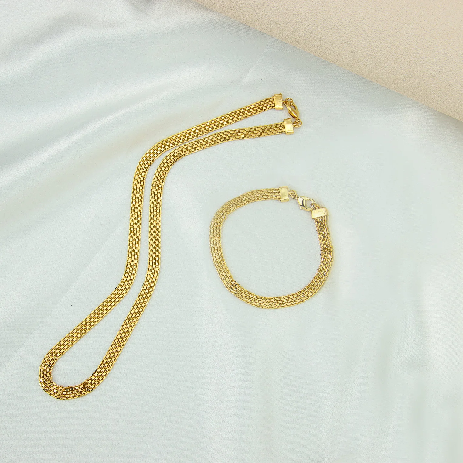

New Arrivals Jewelries India Chain Jewelry Sets 18k Gold Plated Necklace and Bracelets Sets for Woman