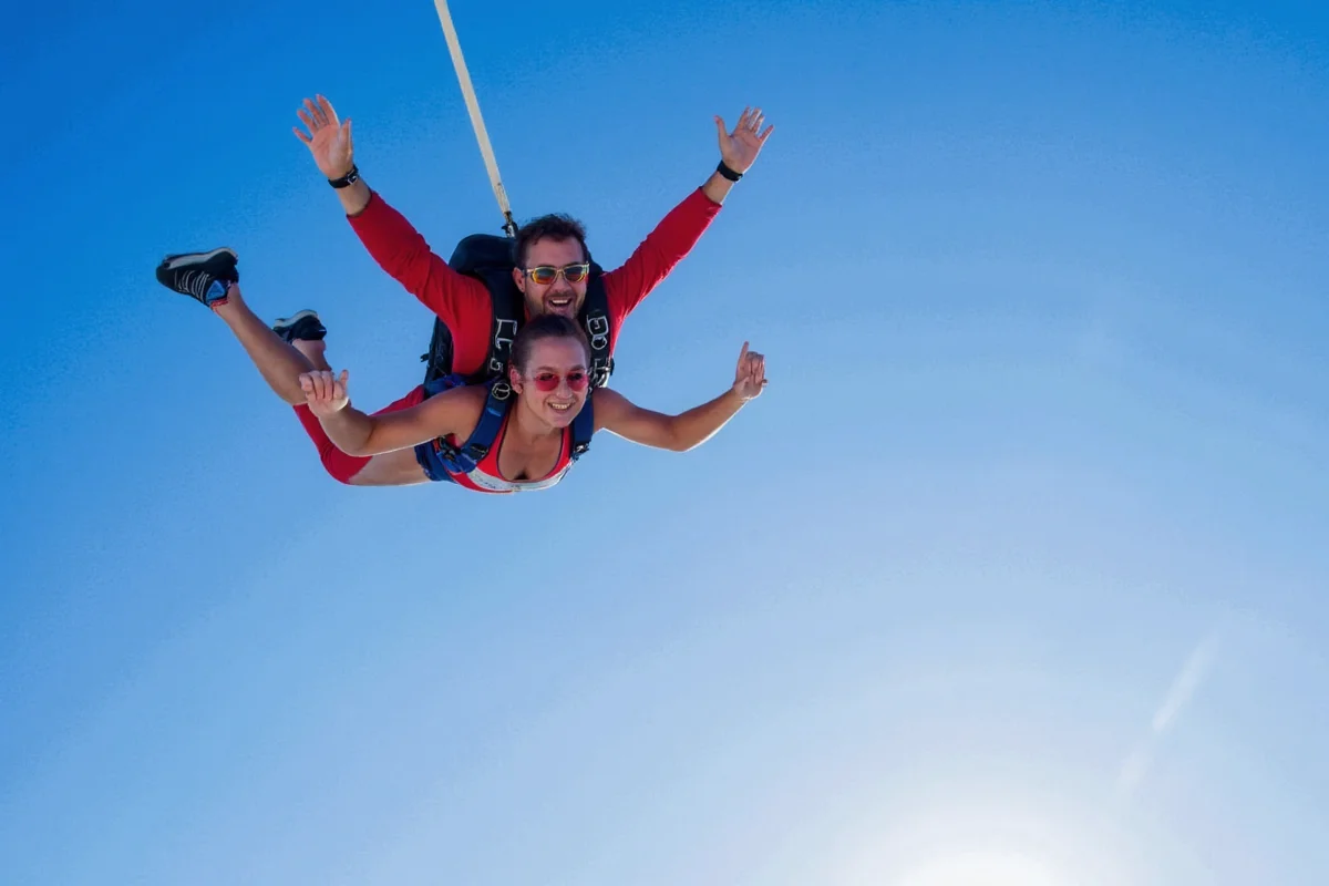 how many skydiving deaths per year