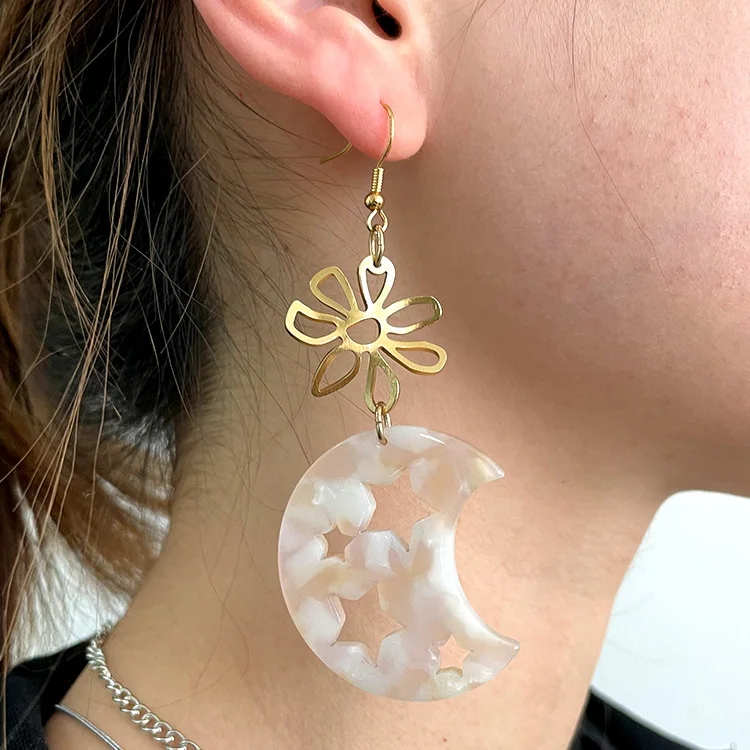 

gold color sunflower recycle aluminum acrylic moon shape pendant earrings light weight for women