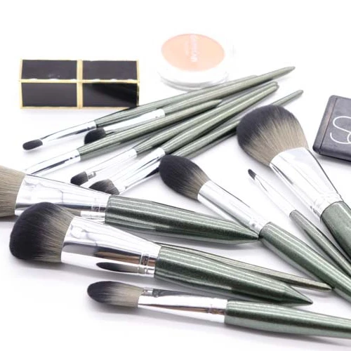 

2021 skin affinity good similar to snow fox fur professional makeup brush set, Bright silver