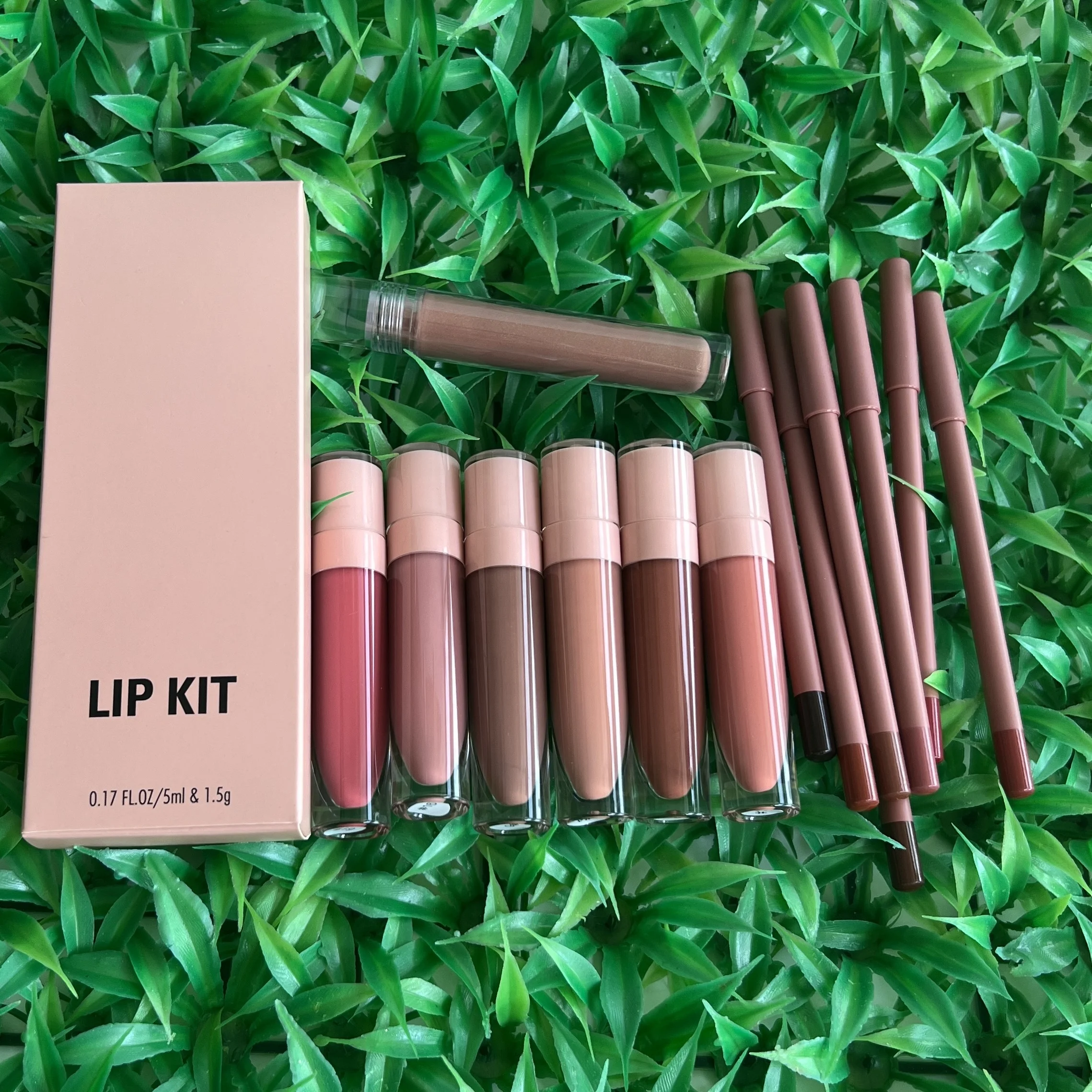 

Nude packaging high quality lip gloss lip liner vendor high pigment lip kit no logo