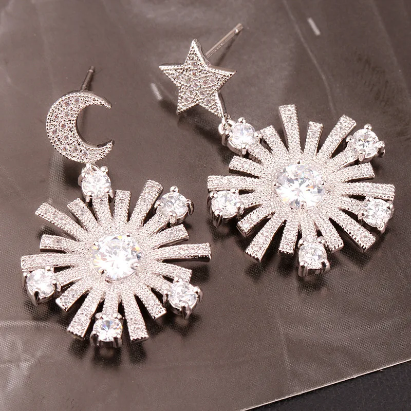 

Korean version of Star Moon Zircon Women's Jewelry Earrings