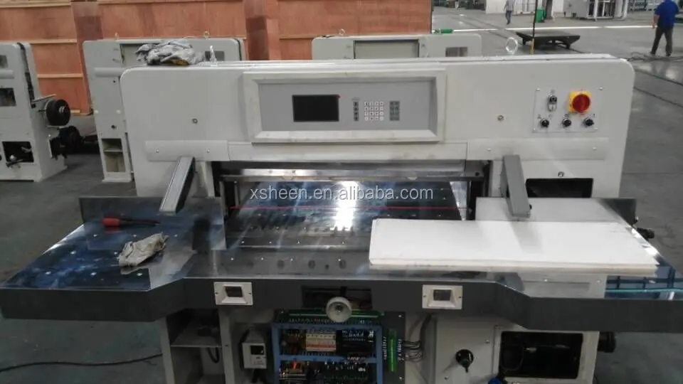 paper cutting machine.jpg