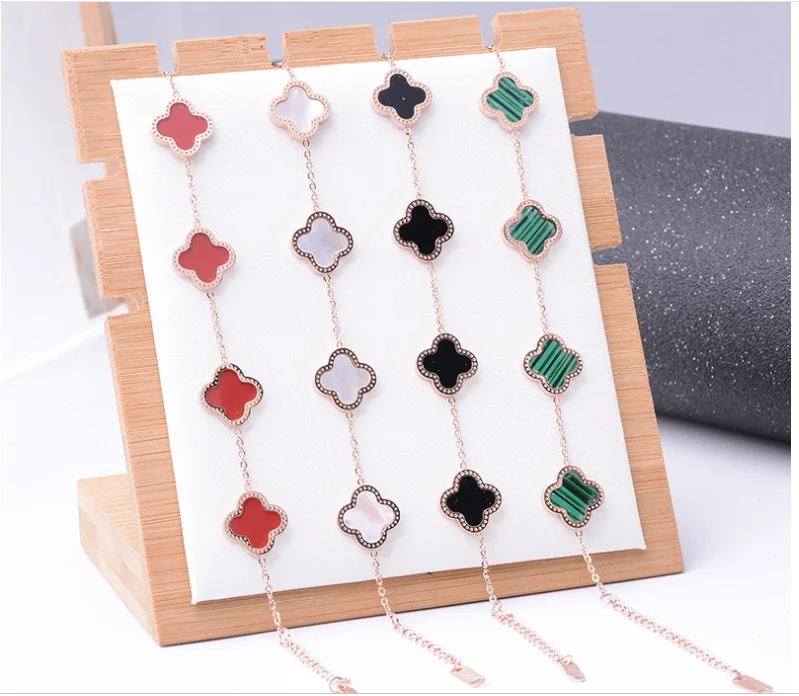 

Titanium Steel Bracelet European and American Fashion Jewelry Four-Leaf Clover Flower Bracelet, Brown