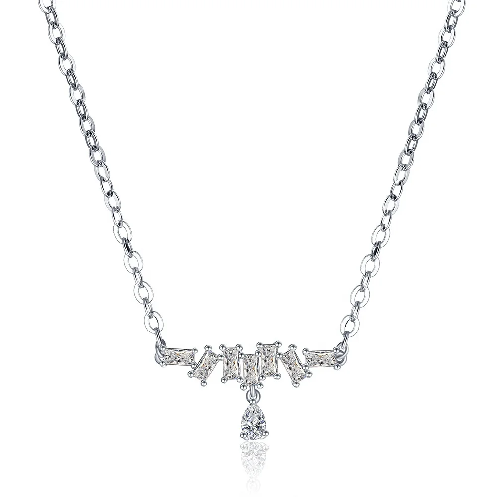 

New Hot Hollow Geometric Zircon Pendant Necklace For Women Short Clavicle Chain Choker Princess Fashion Jewelry