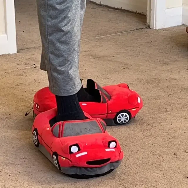 

2023 New Design Miata Soft Indoor Slippers Customized Cartoon Car Style Home Slippers