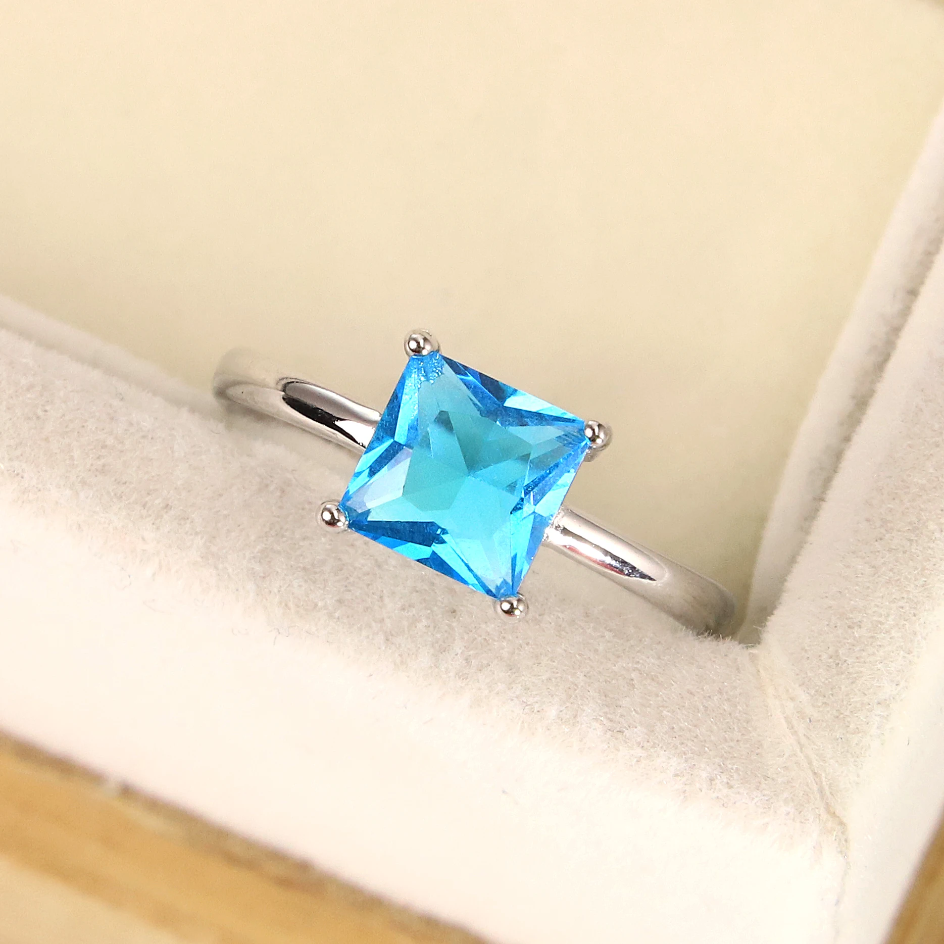 

Best-selling Europe and the United States fashion s925 pure silver engagement ring zircon ms light blue gem crystal jewelry gift