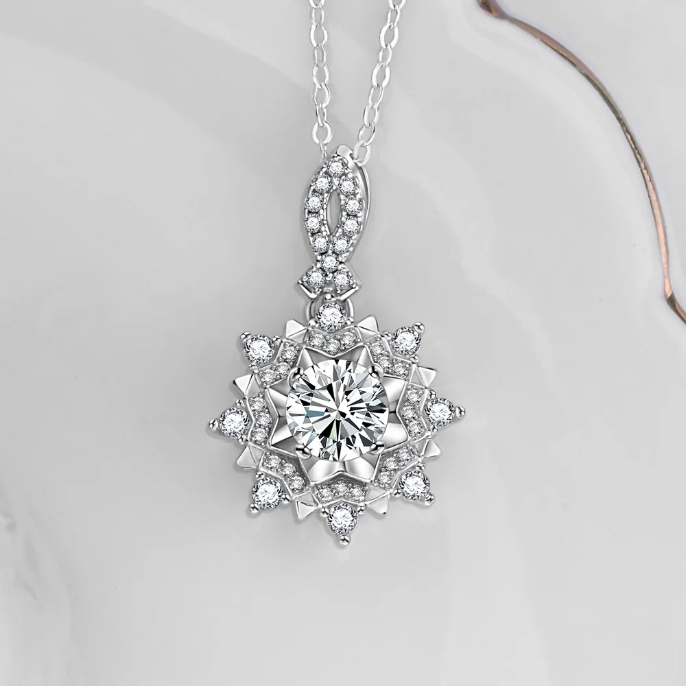 

Fashionable and exquisite jewelry crystal sweet snowflakes high-end necklace pendants Christmas gifts