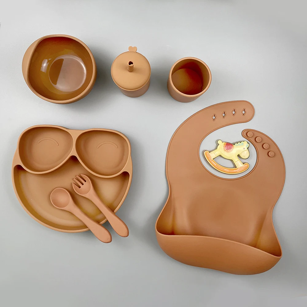 

New Arrival Eco-friendly Non-toxic Strong Suction Bowl Spoon Set Feeding Bib Baby Silicone Bowl And Plate, Customized color