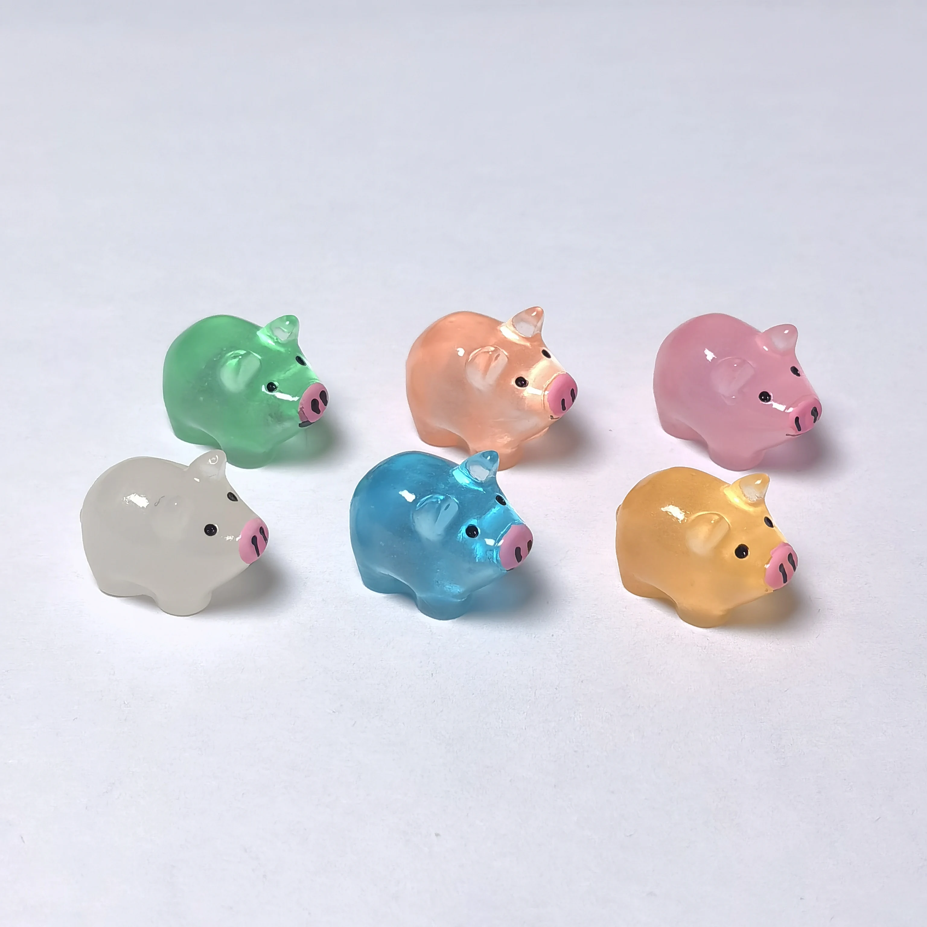 Mini Resin Tiny Pigs Mini Luminous Pigs Miniature Figurines Bulk Mini Resin Animals for Garden Landscape Party Decor