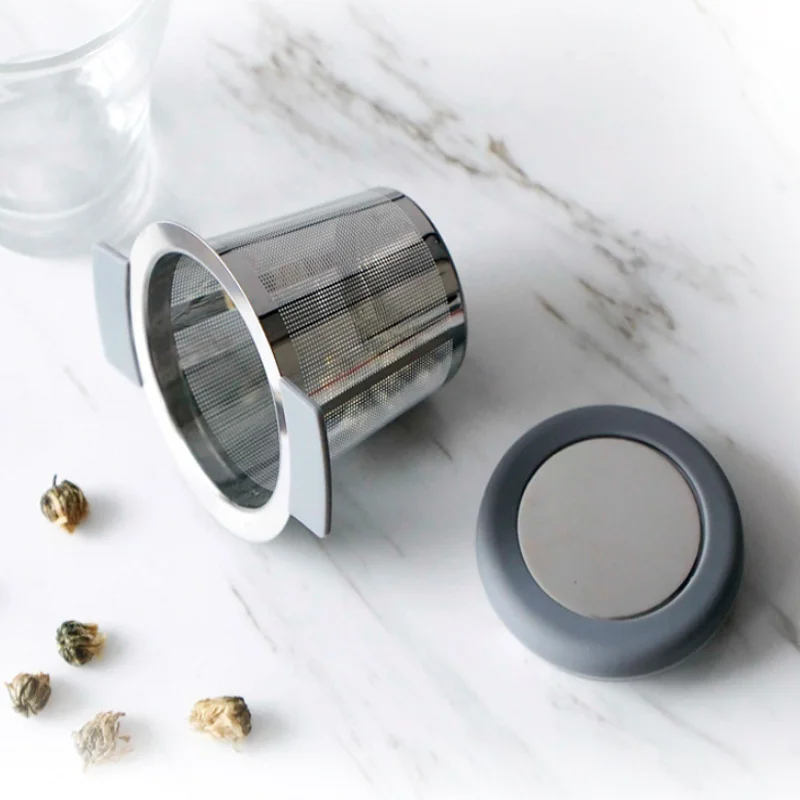 

stainless steel reusable loose leaf tea infuser strainer with handle 07130