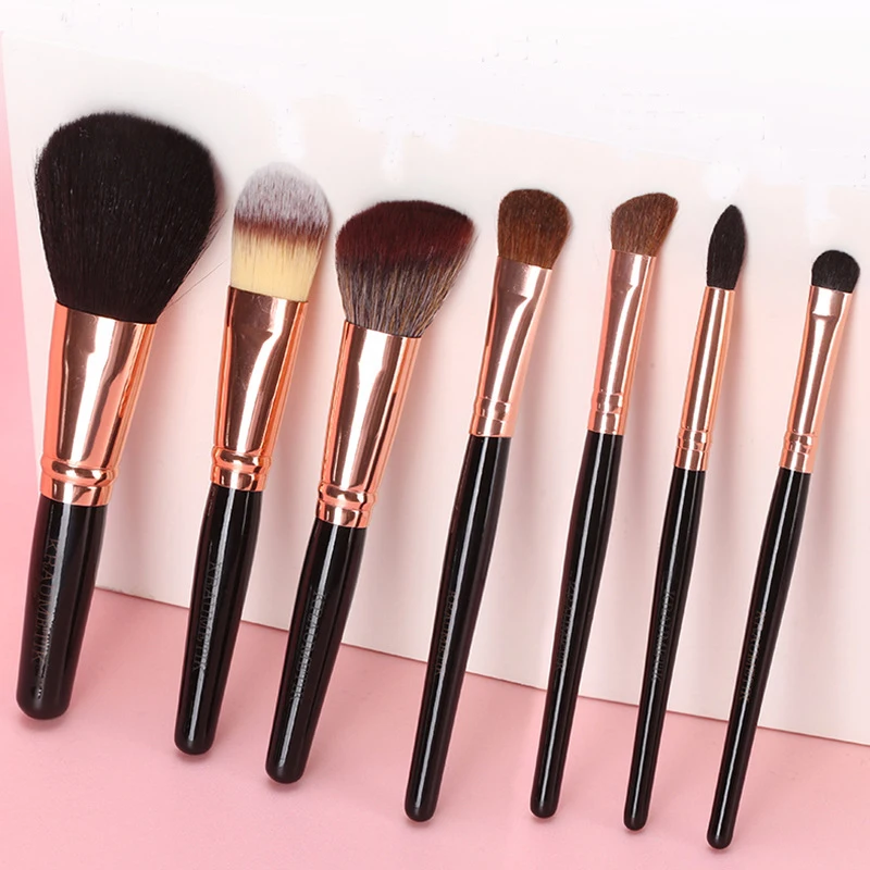 

2021 New Foundation Wholesale Brush 7PCS Soft Hair Makeup Brush Set Eye Shadow Brush Blush Loose Powder Makeup Tool, Customized color