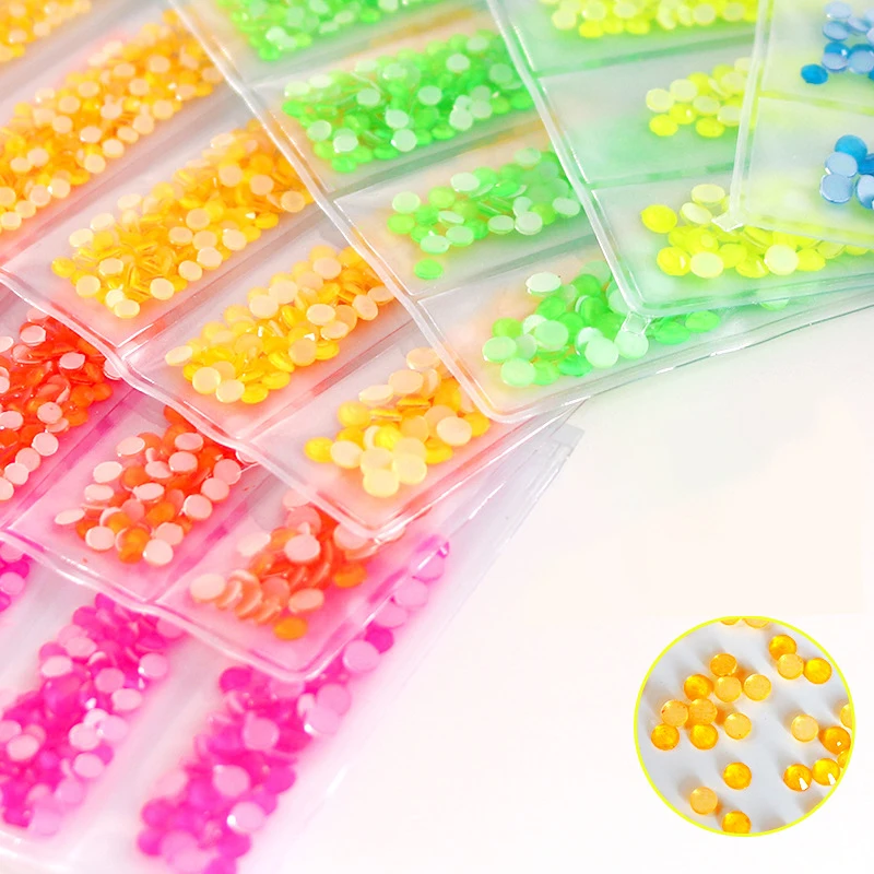 

Hot Selling Glitter Flatback Luminous Nail Art Mixed Sizes Diamond Crystal Shiny Glass Fluorescent Nail Rhinestones