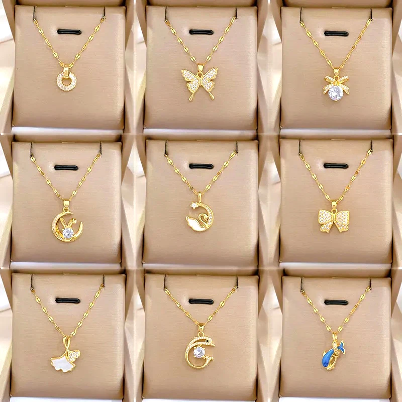 

Fashion Zircon Pendant Necklace Stainless Steel Chess Plaid Nameplate Women Gold Necklace Simple Butterfly Jewelry Accessories