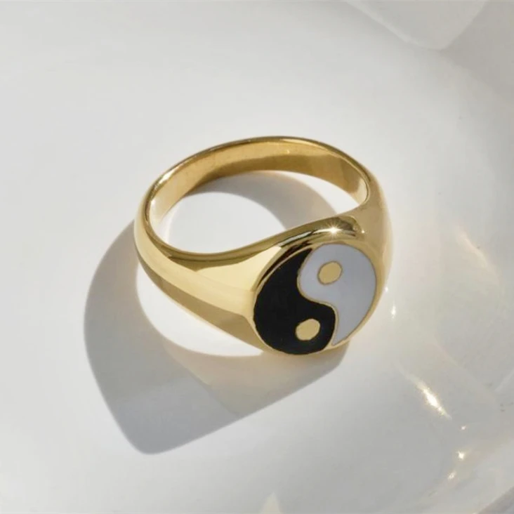 

Vintage Gold Tai Chi Gossip Color Enamel Ring Waterproof Yin Yang Ring Chunky Ring White Black Stainless Steel Jewelry Gift 2021, Gold color