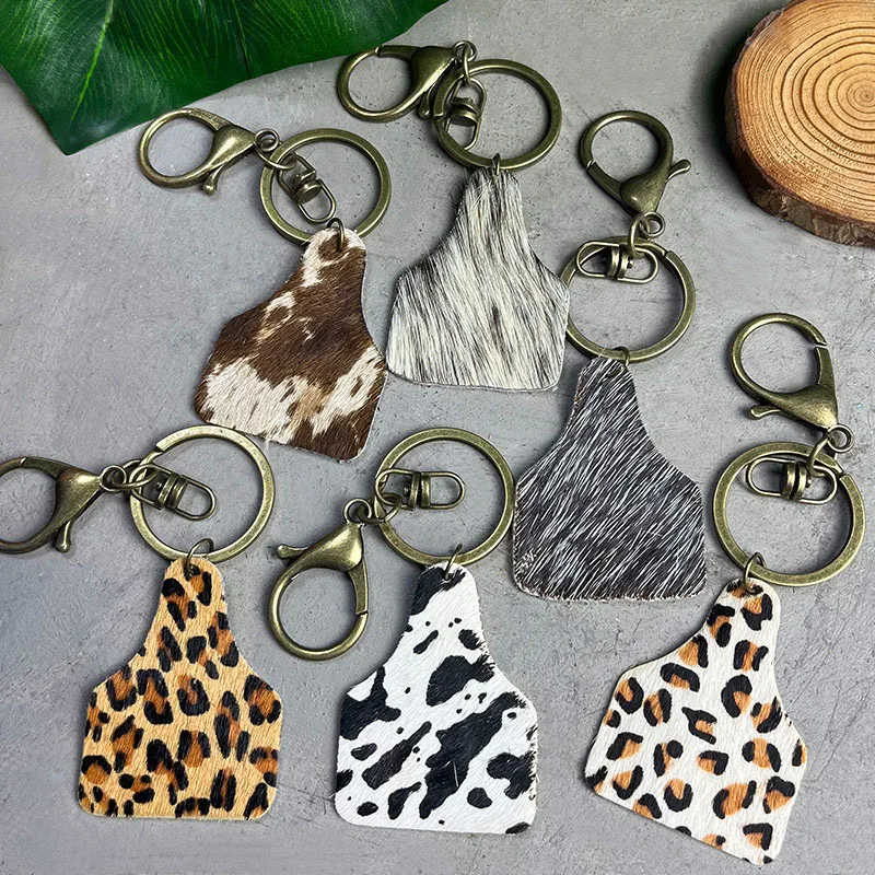 

Fashion Western Style Cowhide Ear Design Tag keychain Leopard Print Leather Keychain For Women Gift Wholesale