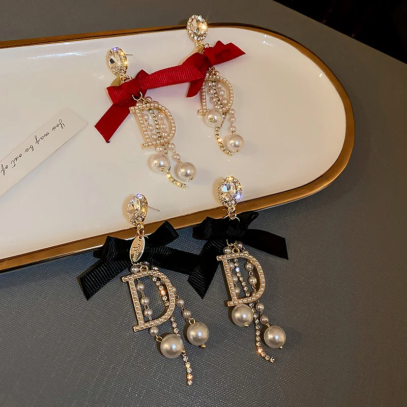 

fashion letter D crystal drop bowknot earrings