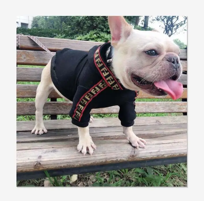

Manufacturer sells black F printing dog hoodies