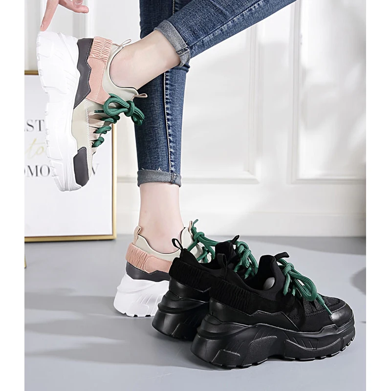 

Free Shipping Women's Surprise Hit Lace-up Fashion Sneaker, Requirement