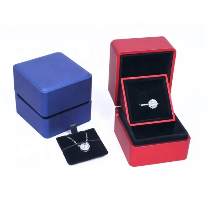 

AYOYO OEM rose mom gift Lacquer inclined open ring pendant jewelry box for mothers day 2023