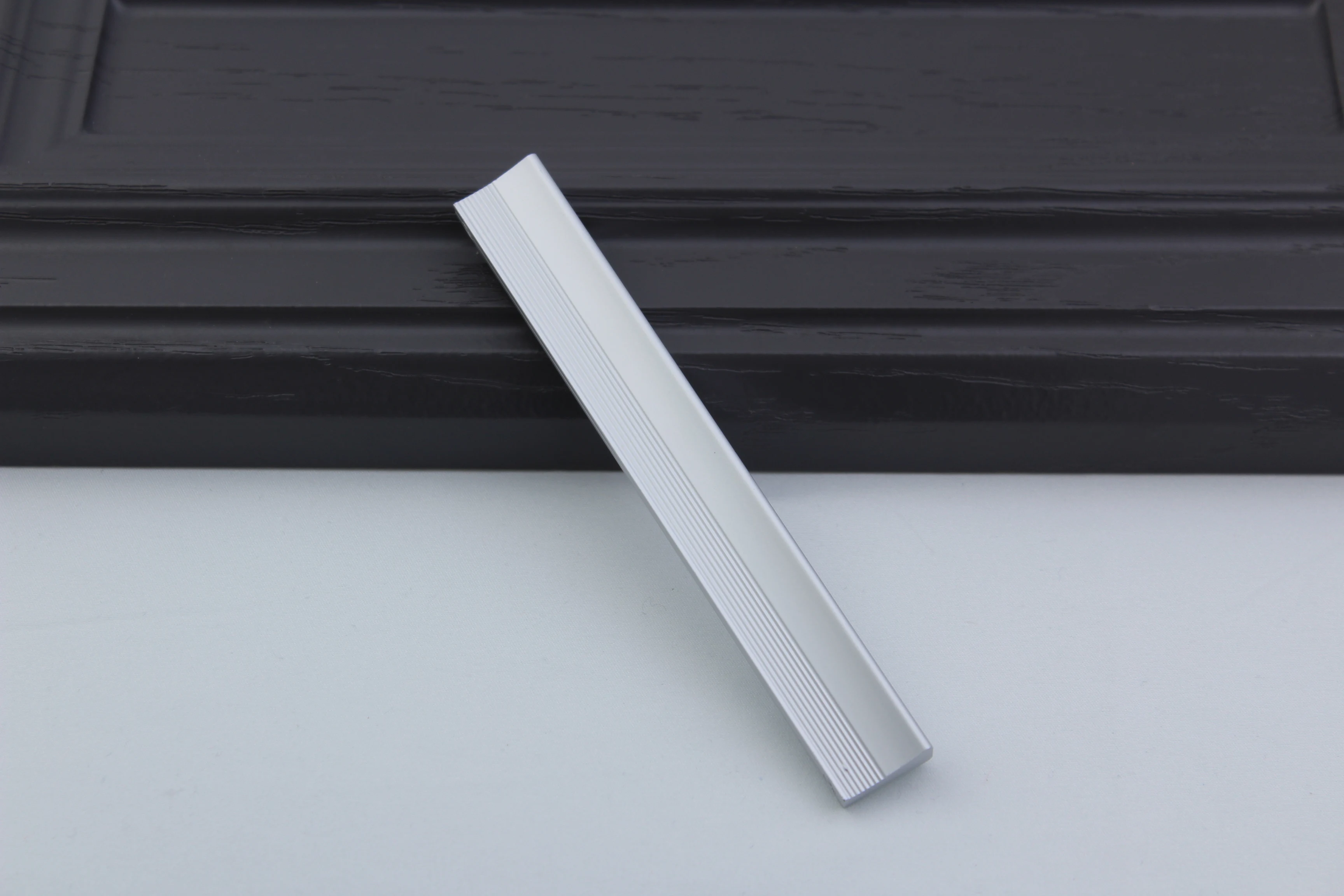 Modern minimalist aluminum material cabinet door handle wardrobe cupboard door handle