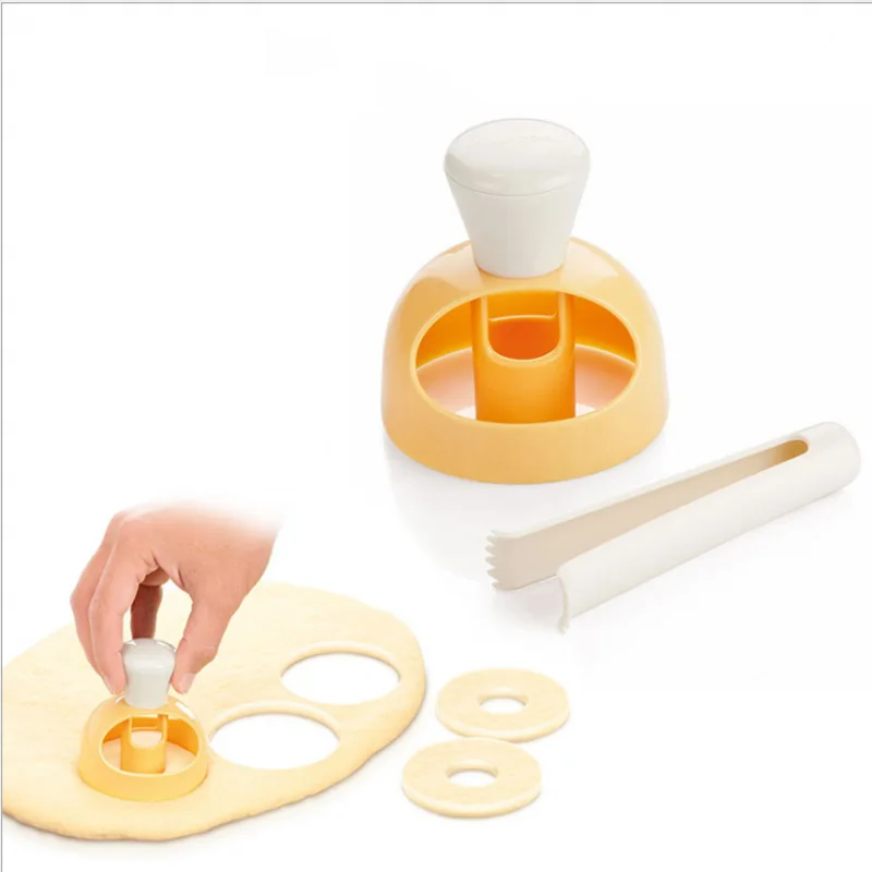 

Large Doughnut-shaped Baking Utensils with Dipping Tongs Printed Biscuit Molds Plastic Hollow Bread Molds Crafts Tools Acces