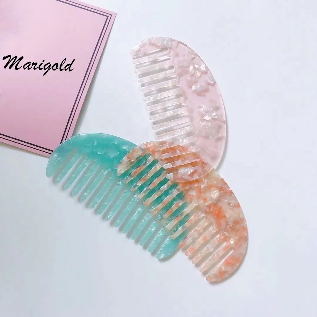 

Boutique create stylish travel hotel portable short elegant decorating comb, As shown