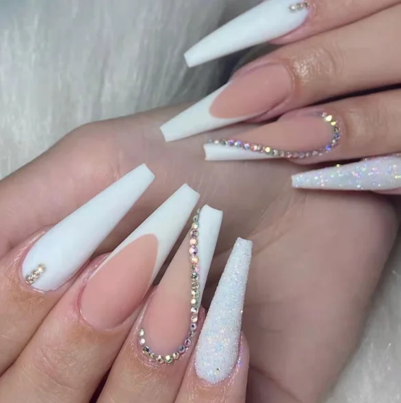 

24pcs Long white rhinestone Wearable Artificial Fingernails