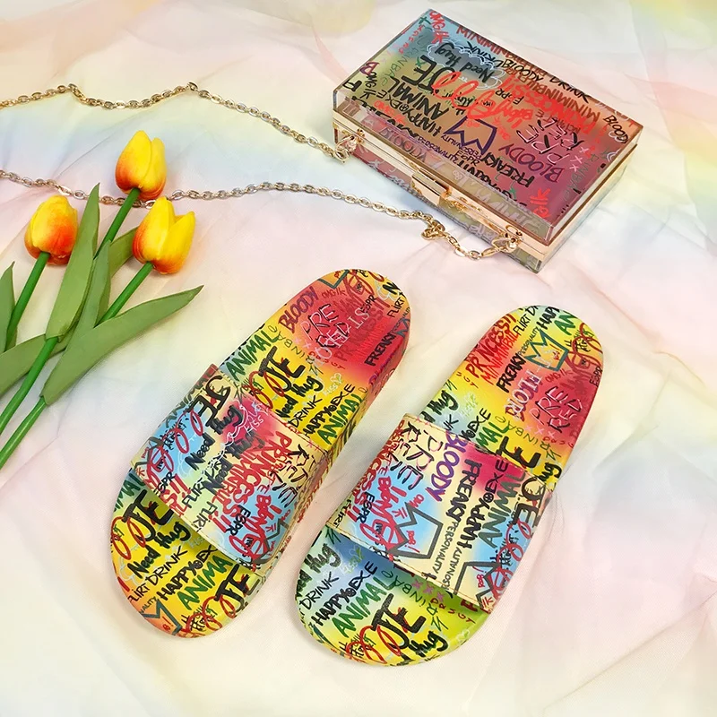 

Creative Graffiti Pattern Women Slides Bag Set Soft PVC Shoes with Acrylic Transparent Bag Purse, Black/ yellow/ white