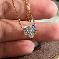 

Classic Shiny Love Heart Zircon Pendant Necklace for Women Simple Clavicle Chain Pendant Necklace Inlaid Cubic Zirconia Jewelry