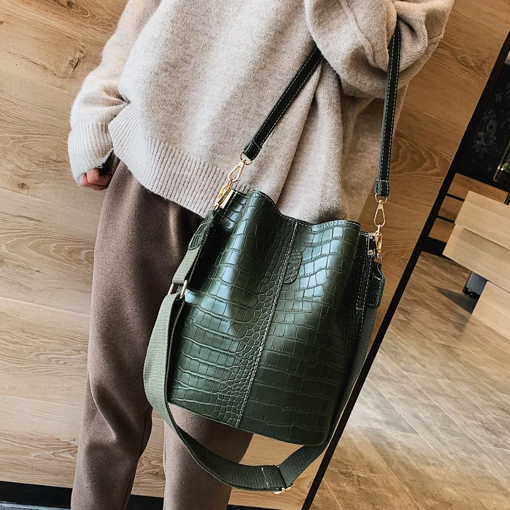 

new 2021 women alligator handbag Large capacity cross-body bag with one shoulder, 12kinds