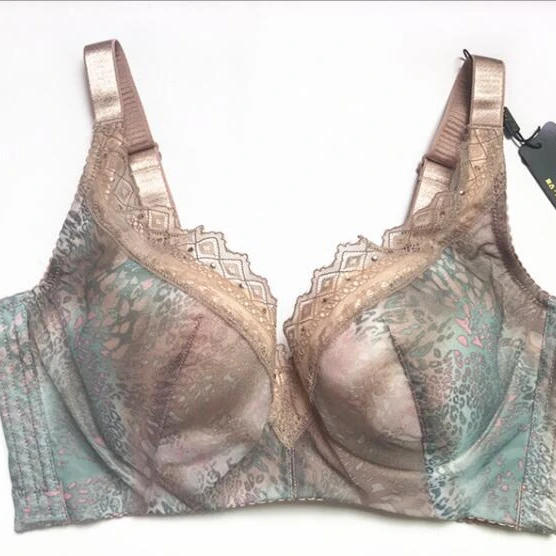 

padded gathering big cup underwear printed with steel ring women bra ladies plus size Lace belt drill diamond seam, Color of skin