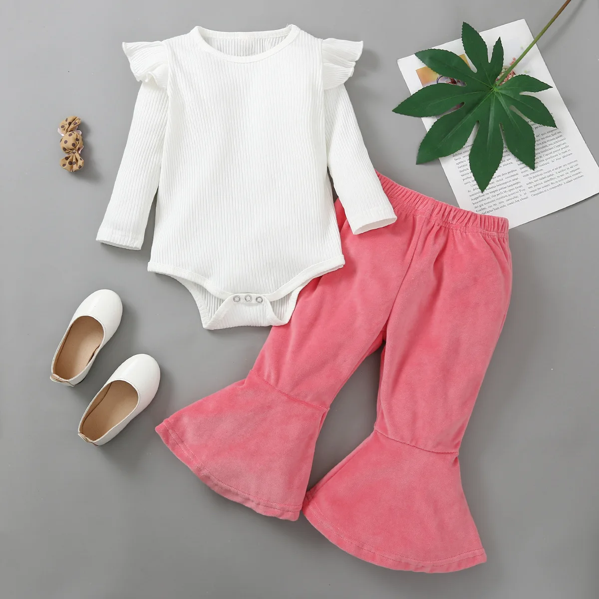 

2021 Baby Girl spring fall Outfits Set Long Sleeve Flying Sleeve Romper Flared Pants Clothes Set, As pic shows, we can according to your request also