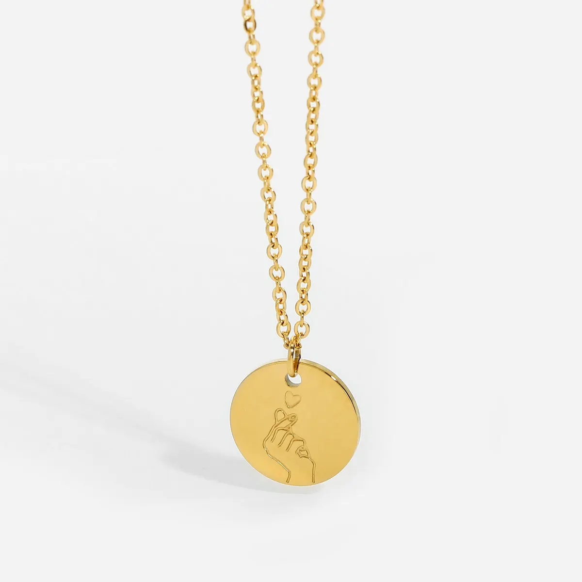 

Fashion High Quality Stainless Steel Gold Plated Engraved Round Coin Pendant Gesture Necklace for Gift, Gold, silver, rose gold