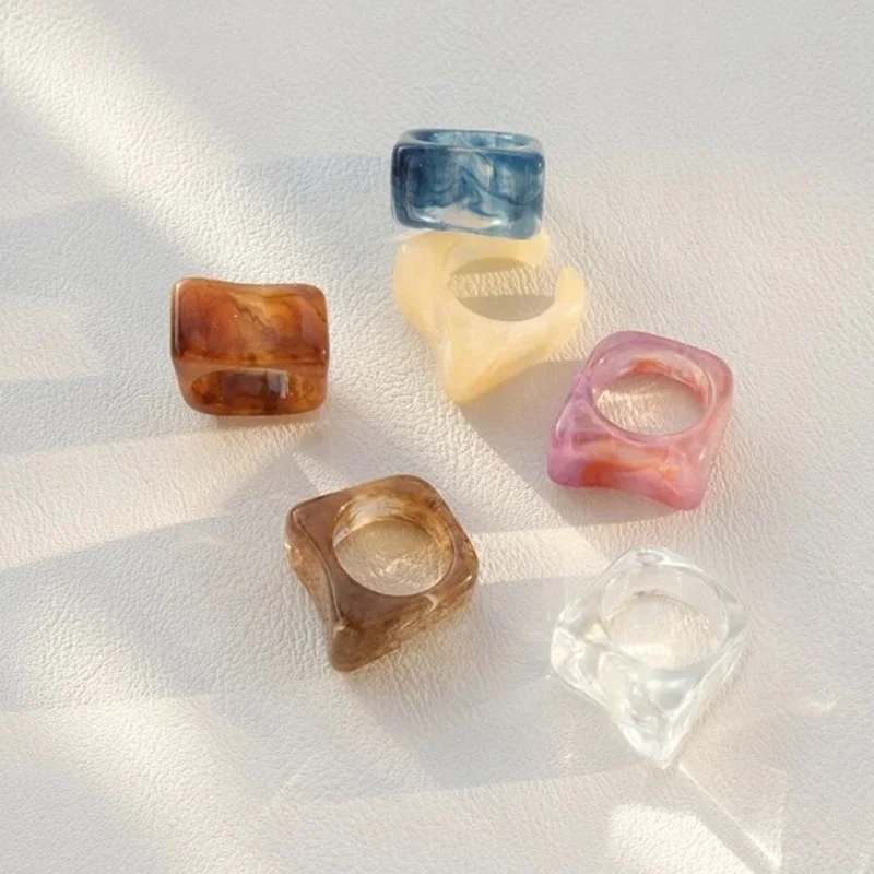 

ADELANTE Hot Sale Europe Popular Multi Color Geometric Acrylic Lucite Resin Rings