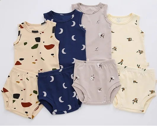 

Summer Newborn Infant Toddler Boys Girls Clothes Casual Floral Sleeveless Top Bloomer Baby 2 Pieces Set, Photo showed and customized color