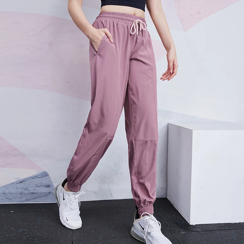 

Wholesale Soft-touch Women Track Pants Custom Cropped Jogging Sports Workout Pants Joggers Pants with Pockets and Drawstring